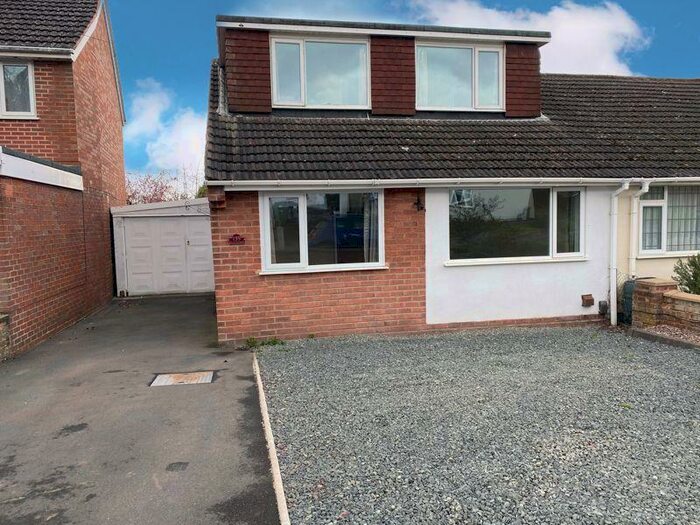 3 Bedroom Semi-Detached Bungalow To Rent In Mount Pleasant, Kingswinford, DY6