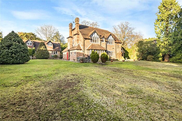 4 Bedroom Detached House For Sale In Roundwood Lane, Lindfield, Haywards Heath, West Sussex, RH16