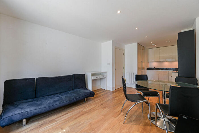 1 Bedroom Flat For Sale In West Carriage House, Woolwich Riverside, London, SE18