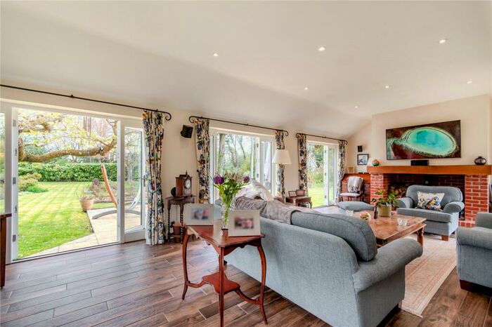 4 Bedroom Detached House For Sale In Burys Bank Road, Greenham, Thatcham, Berkshire, RG19