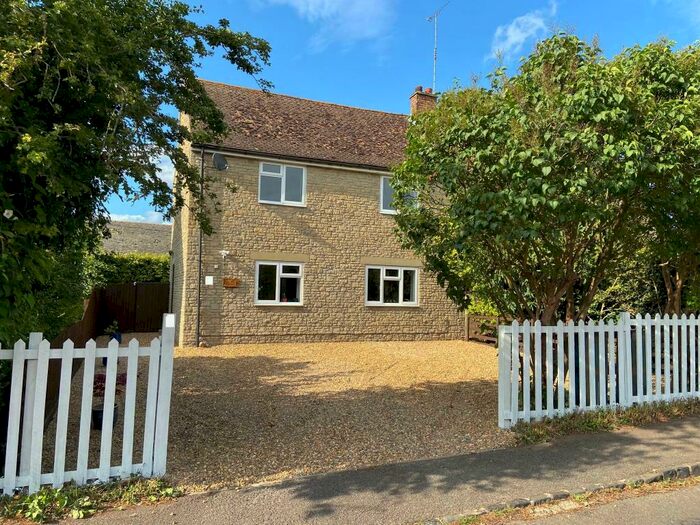 3 Bedroom Semi-Detached House To Rent In The Green, Stoke Lyne, OX27