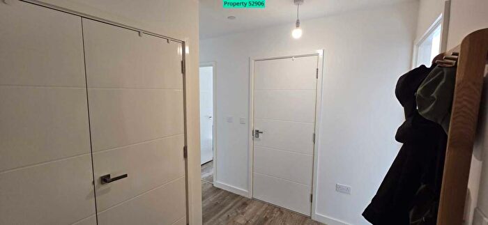 2 Bedroom Flat For Sale In Lakeside Drive, London, NW10