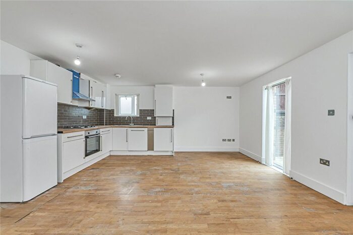 2 Bedroom Flat To Rent In Caldwell Street, London, SW9