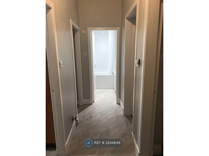 2 Bedroom Flat To Rent In Clepington Road, Dundee, DD3