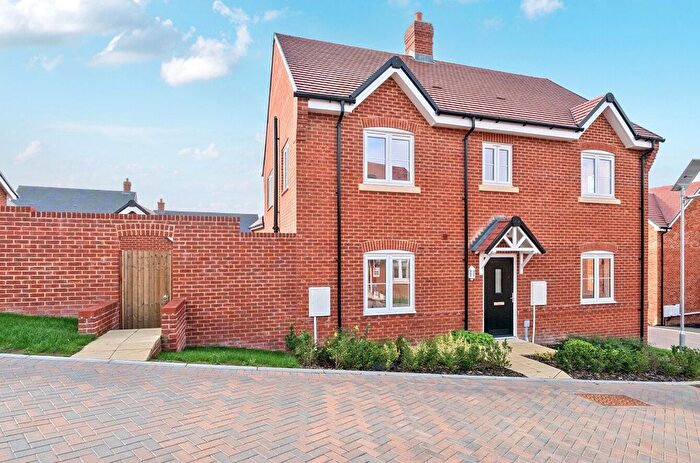 4 Bedroom Detached House For Sale In Selborne Park, Selborne Road, Alton, Hampshire, GU34