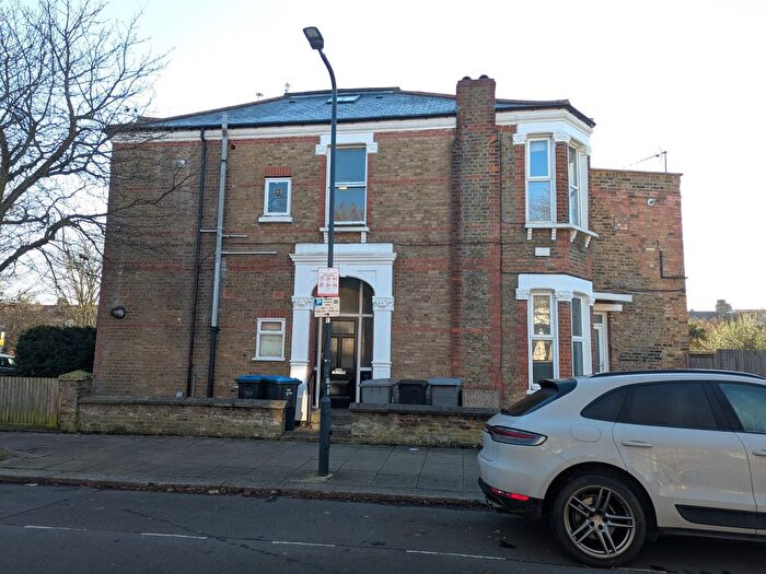 3 Bedroom Flat To Rent In Milman Road, Queens Park/Kensal Rise, NW6
