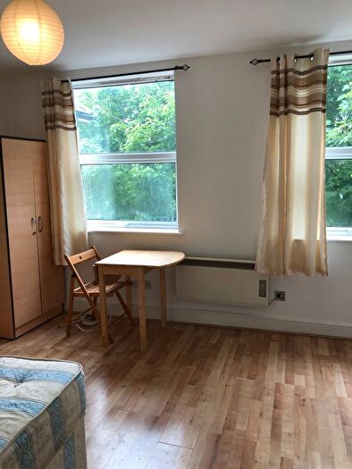 Studio To Rent In Craven Park, London, NW10