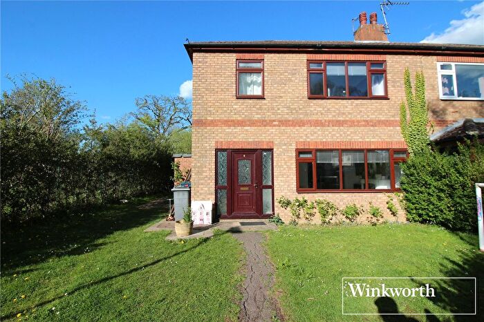 3 Bedroom Semi-Detached House To Rent In Winstre Road, Borehamwood, Hertfordshire, WD6