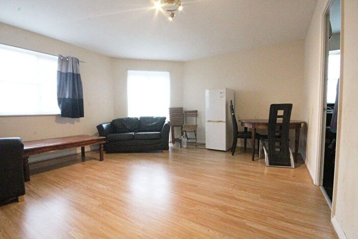 2 Bedroom Flat To Rent In Bellingham Court, Barking, IG11