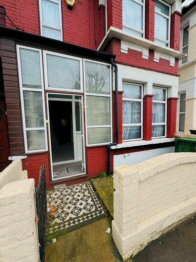 4 Bedroom Terraced House To Rent In Clements Road, London, E6