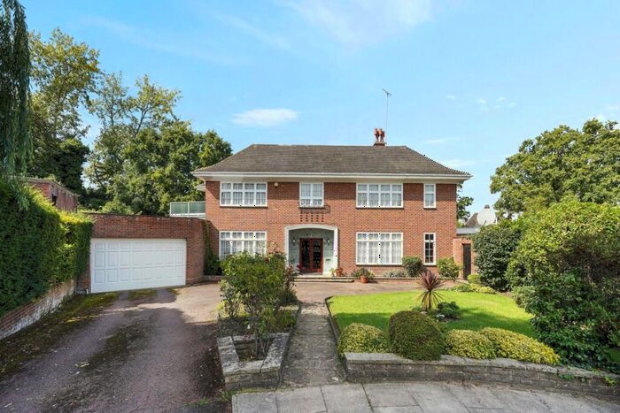 6 Bedroom Detached House For Sale In Winnington Close, Hampstead Garden Suburb, N2