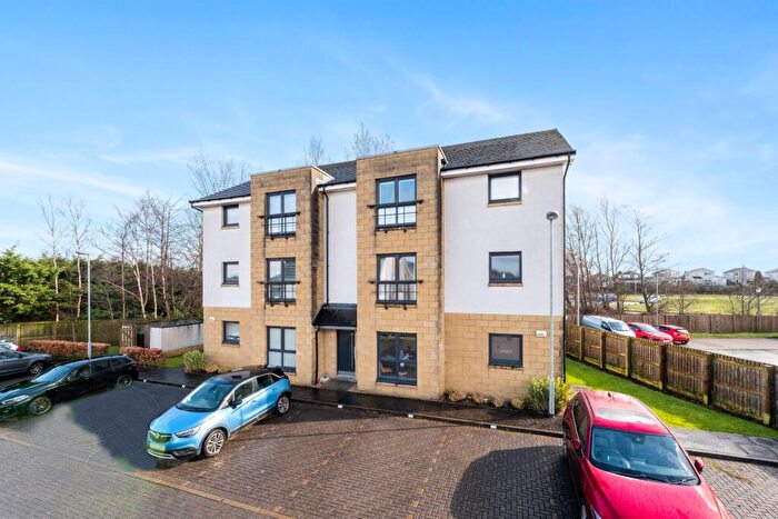 2 Bedroom Flat For Sale In Hawk Avenue, Newton Mearns, G77