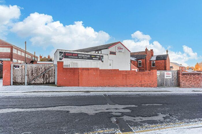 2 Bedroom Detached House For Sale In Garden Road, Mansfield, Nottinghamshire, NG18