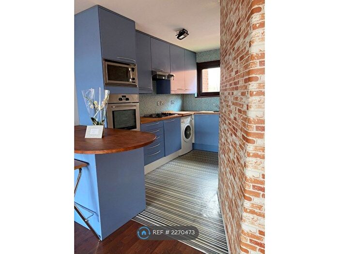 1 Bedroom Flat To Rent In Pear Tree Court, London, E18