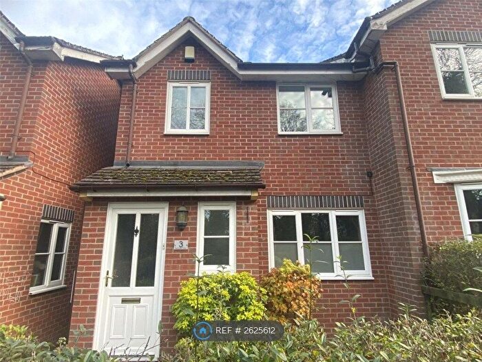 3 Bedroom Semi-detached House To Rent In Teamore Close, Ketley, Telford, TF1