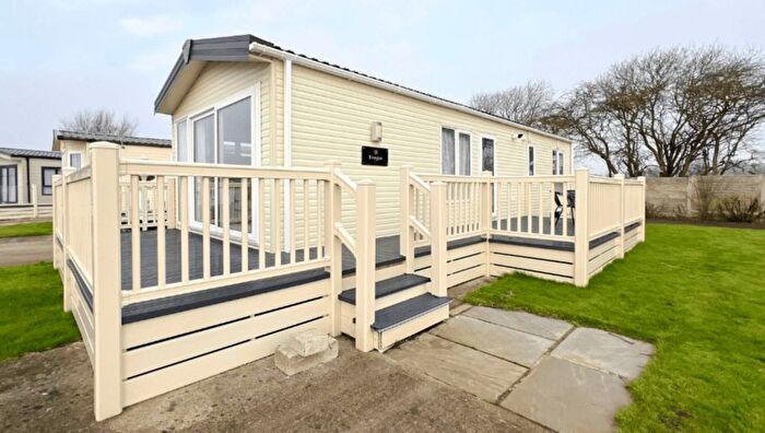 2 Bedroom Mobile/park Home For Sale In Patrington Haven, Patrington, Hull, HU12