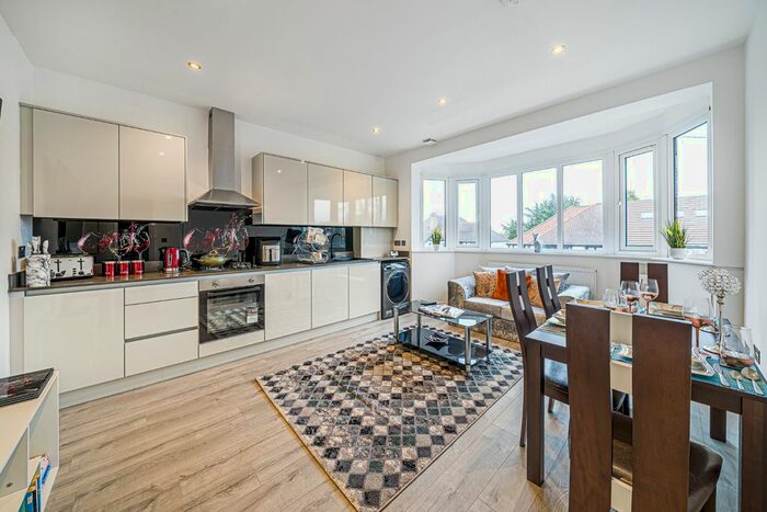 2 Bedroom Flat To Rent In Tower Road, Orpington, BR6