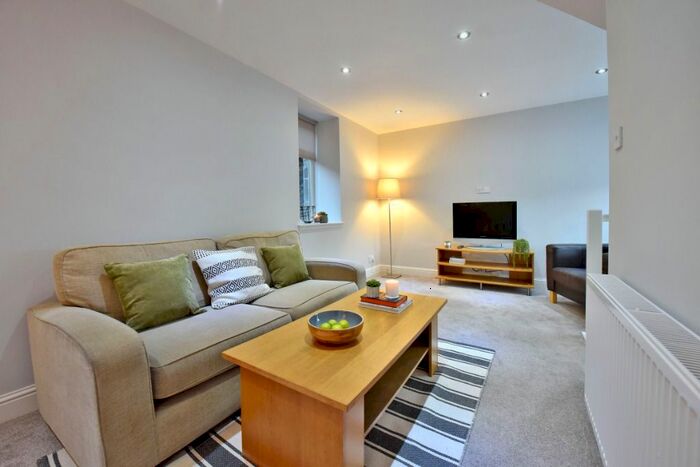 2 Bedroom Town House To Rent In Skene Square, Rosemount, Aberdeen, AB25