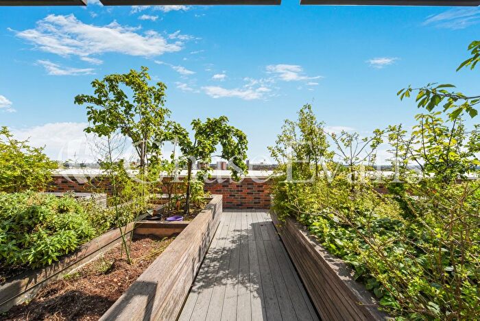 1 Bedroom Flat To Rent In Heygate Street, Elephant Amp; Castle, London, SE17