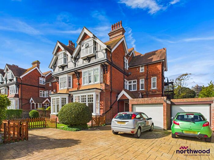3 Bedroom Apartment To Rent In Denton Road, Meads, Eastbourne, BN20