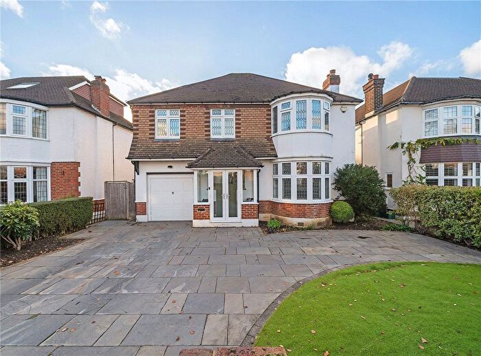 4 Bedroom Detached House For Sale In Elwill Way, Beckenham, BR3