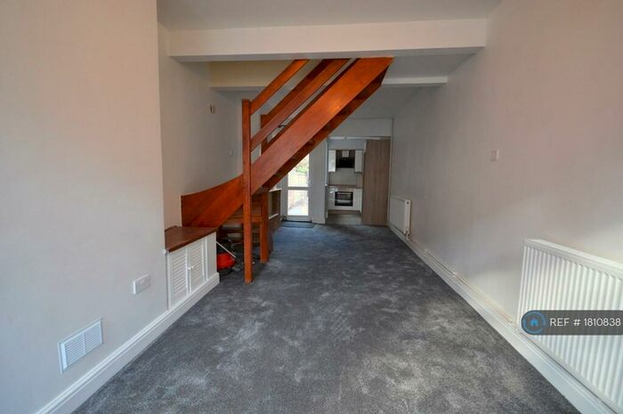 2 Bedroom Terraced House To Rent In Edward Road, Leicester, LE2