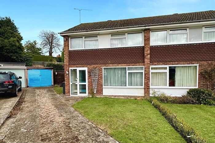 3 Bedroom Semi-detached House For Sale In Mill Field, Bagshot, GU19