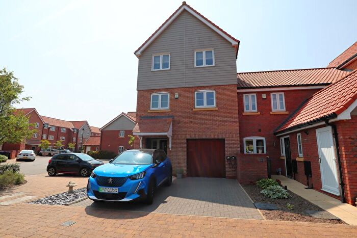 4 Bedroom Town House For Sale In The Quays, Burton Waters, LN1