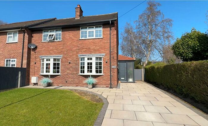 3 Bedroom Semi-Detached House For Sale In Sycamore Crescent, Rixton, WA3