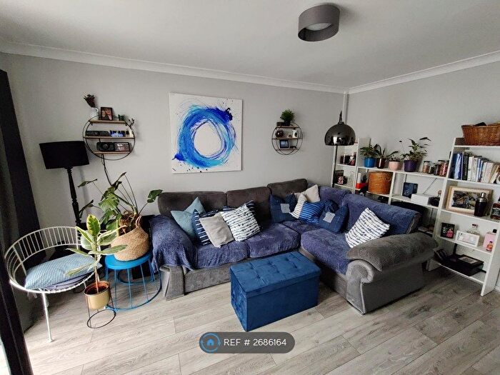 2 Bedroom Terraced House To Rent In Fairhope Avenue, Salford, M6