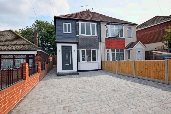 3 Bedroom Semi-Detached House To Rent In Wigmore Road, Gillingham, ME8