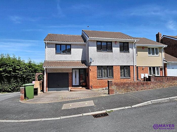 4 Bedroom Semi-Detached House For Sale In Greenwood Park Road, Plymouth, PL7