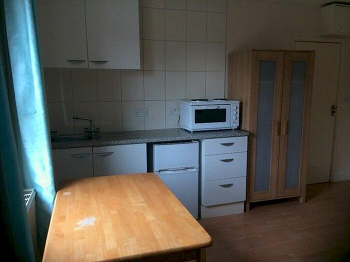 1 Bedroom Studio To Rent In Talgarth Road, London, W14