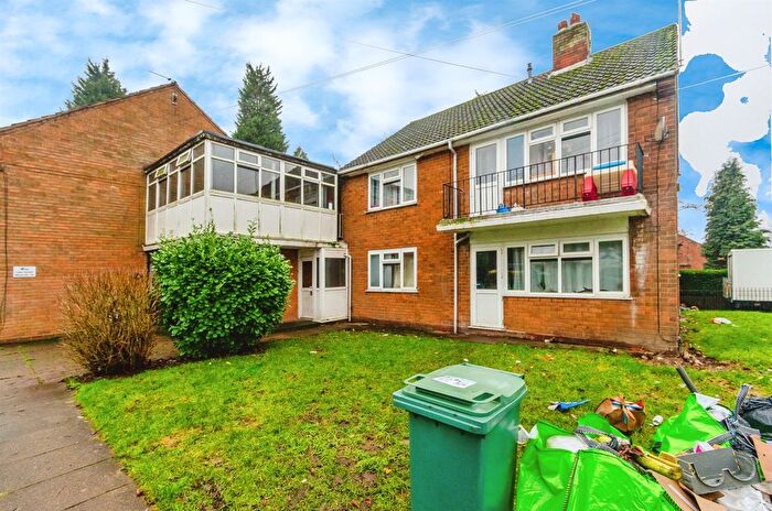 2 Bedroom Flat For Sale In Lilac Grove, Walsall, WS2