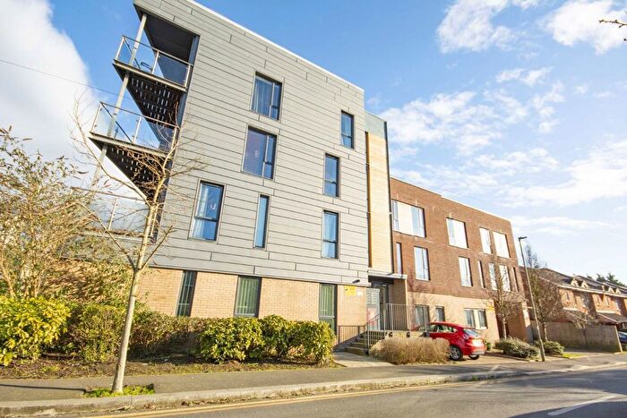 3 Bedroom Flat To Rent In Ajax Avenue, London, NW9