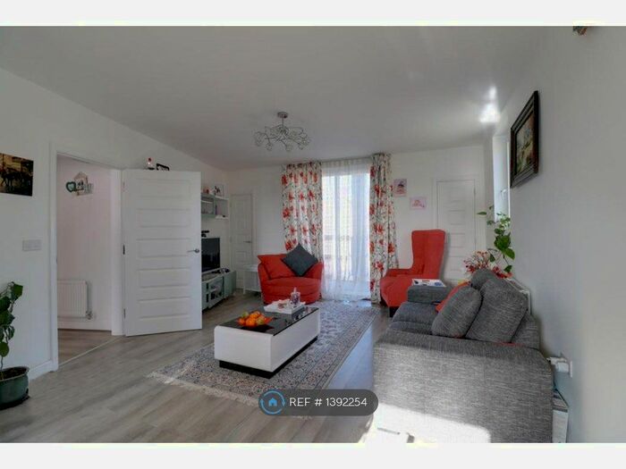 2 Bedroom Flat To Rent In Trumpington, Cambridge, CB2