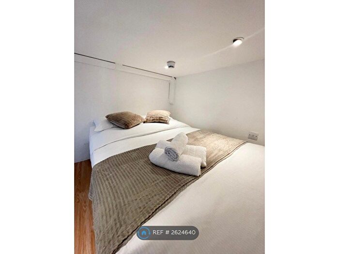 Studio To Rent In Penywern Road, London, SW5