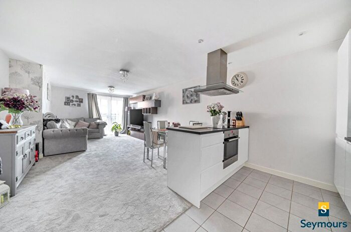 1 Bedroom Flat For Sale In Guildford, Surrey, GU2