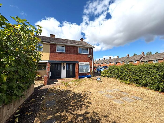 3 Bedroom Semi Detached House To Rent In Pellinore Road, EX4