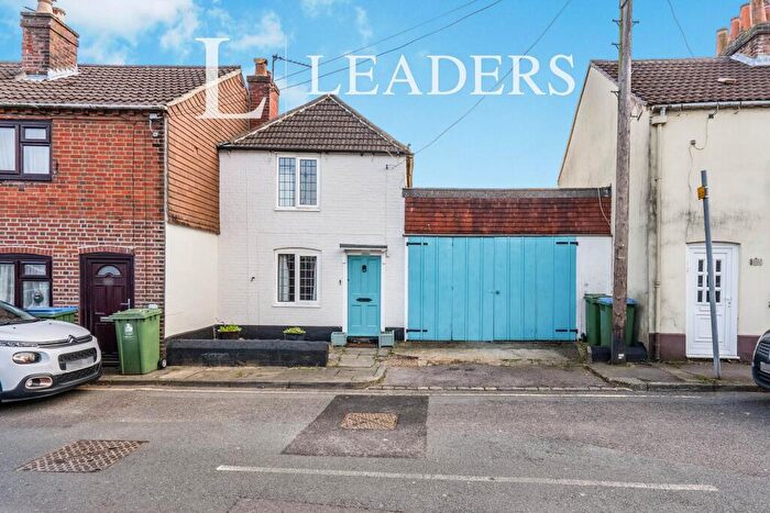 2 Bedroom House To Rent In Mill Road, Fareham, PO16