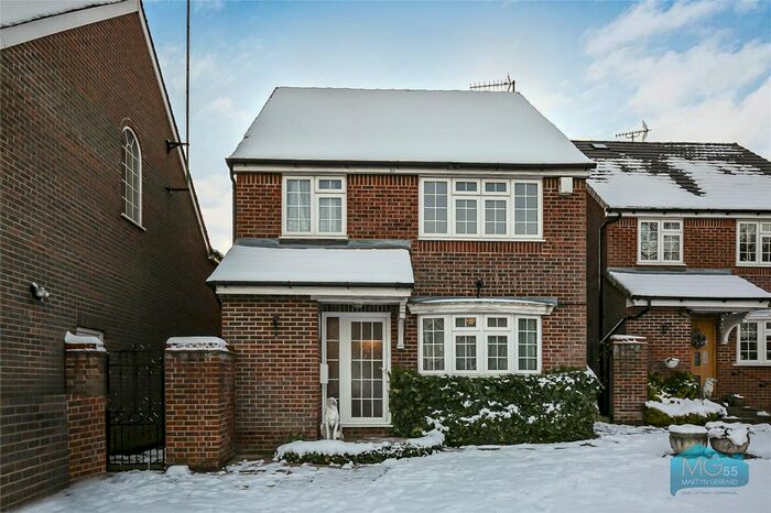 4 Bedroom Detached House To Rent In Farnham Close, Whetstone, London, N20