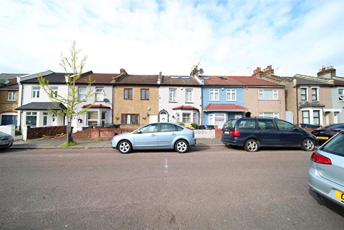3 Bedroom Terraced House To Rent In Connop Road, Enfield, EN3