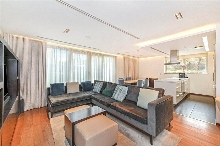 2 Bedroom Apartment To Rent In Park Road, London, NW8