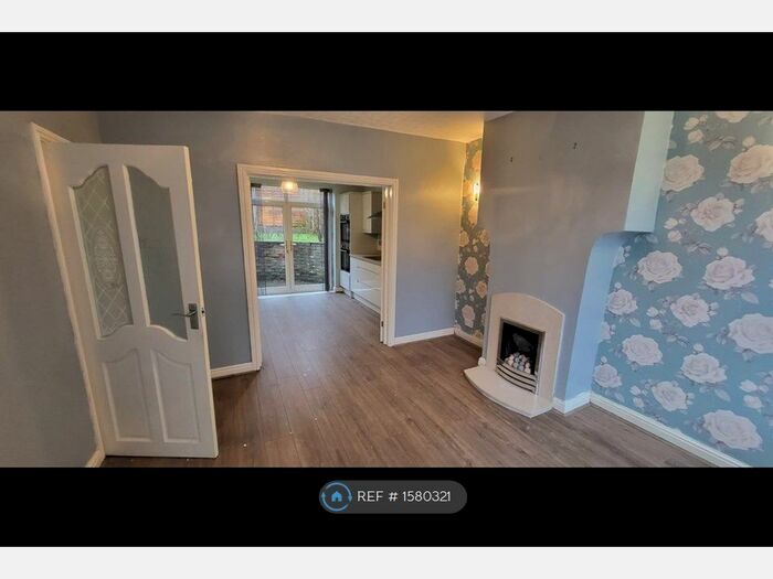 3 Bedroom Semi-Detached House To Rent In Woodlands, Failsworth, Manchester, M35