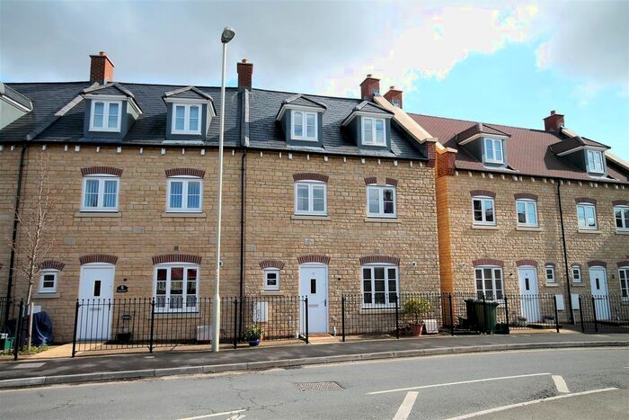 3 Bedroom Semi-Detached House To Rent In 7 Ebley Wharf, Ebley, Stroud GL5