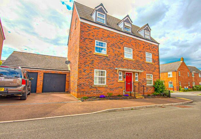 5 Bedroom Detached House To Rent In Stafford Close, Kingsway, Gloucester, GL2