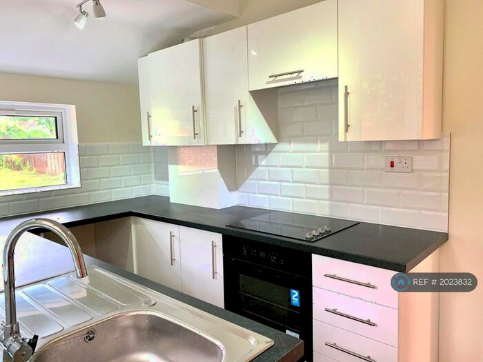 1 Bedroom Flat To Rent In Worplesdon Road, Guildford, GU2