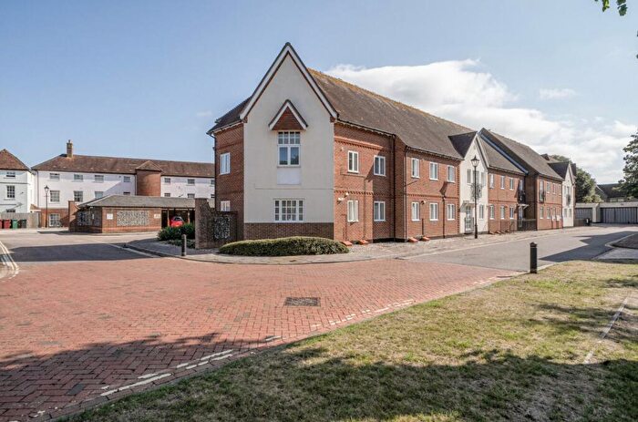 2 Bedroom Flat For Sale In Peter Weston Place, Chichester, PO19