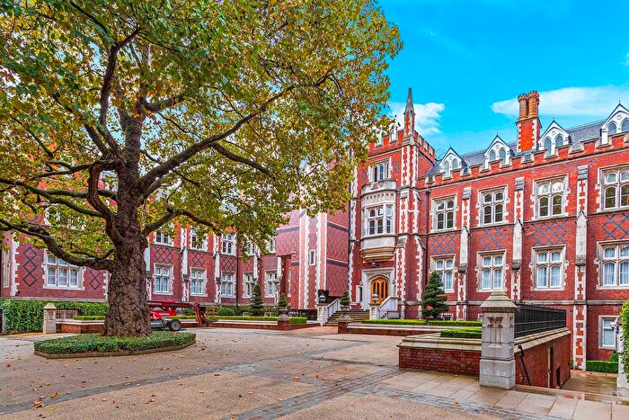 2 Bedroom Flat To Rent In The Bromptons, Fulham Road, SW3