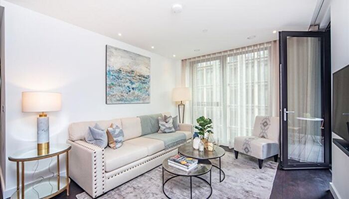 2 Bedroom Flat To Rent In Thornes House, Charles Clowes Walk, London, SW11